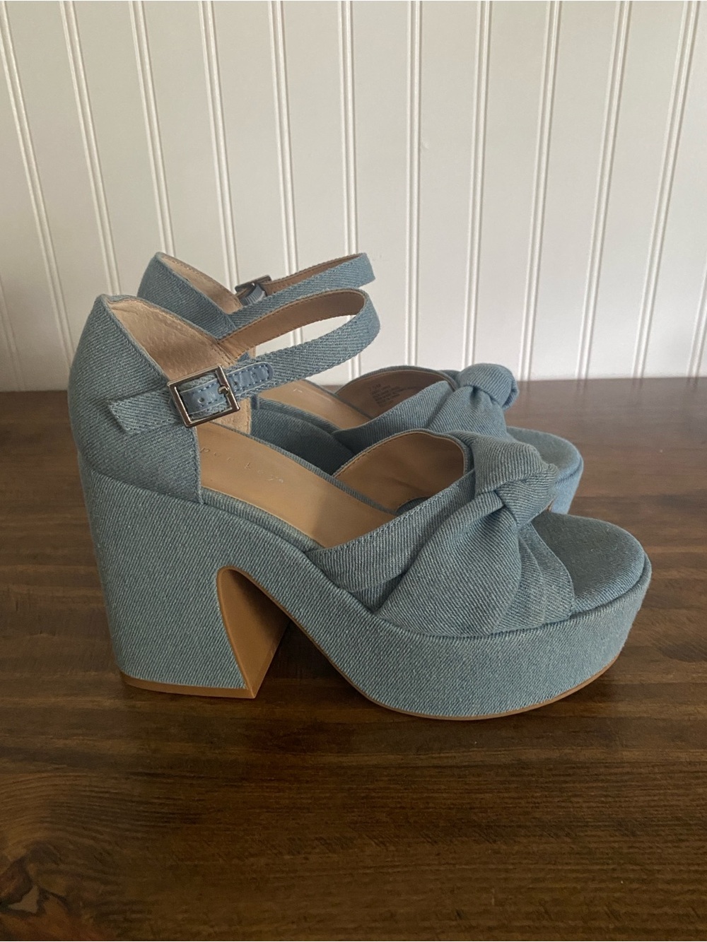 Copper Key Women Size 7.5 Platform Knot Peep-Toe Heels in Light Blue Denim